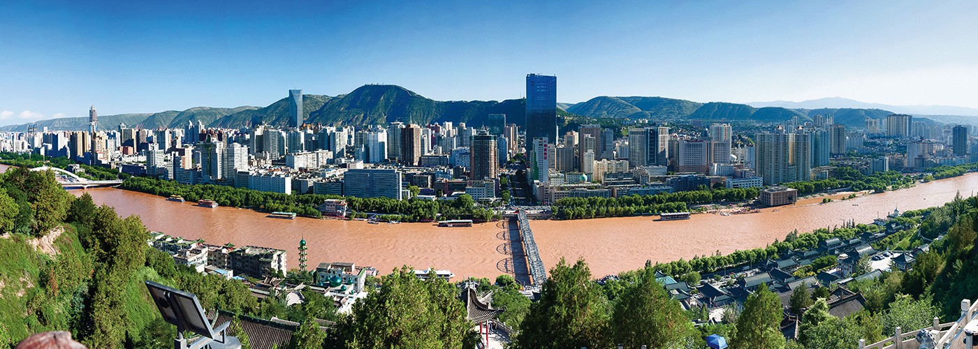 創(chuàng)建優(yōu)質(zhì)精品工程，營造綠色生態(tài)環(huán)境