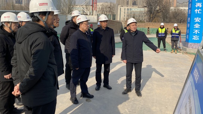 張佩峰到項目施工現(xiàn)場督導檢查節(jié)前安全生產(chǎn)工作