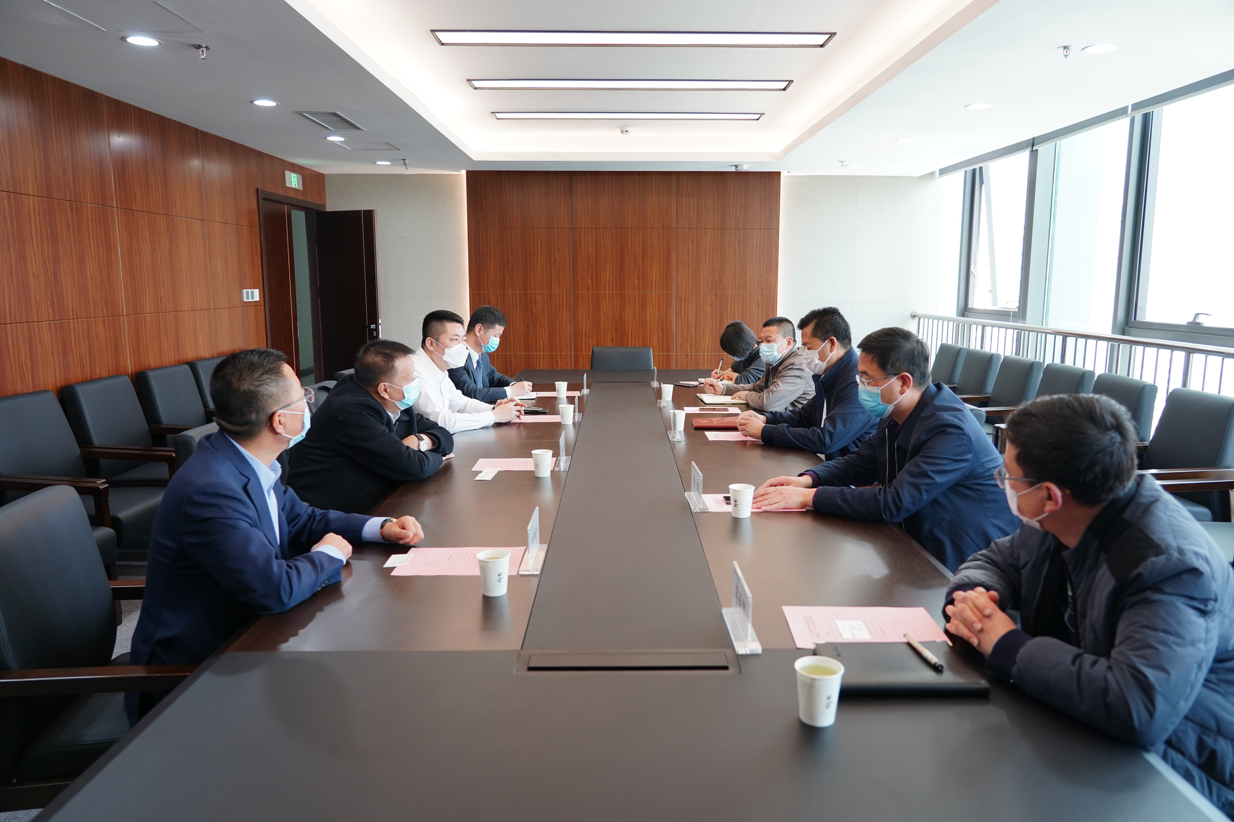 宋忠慶馬明會(huì)見招商銀行蘭州分行行長毛旭一行