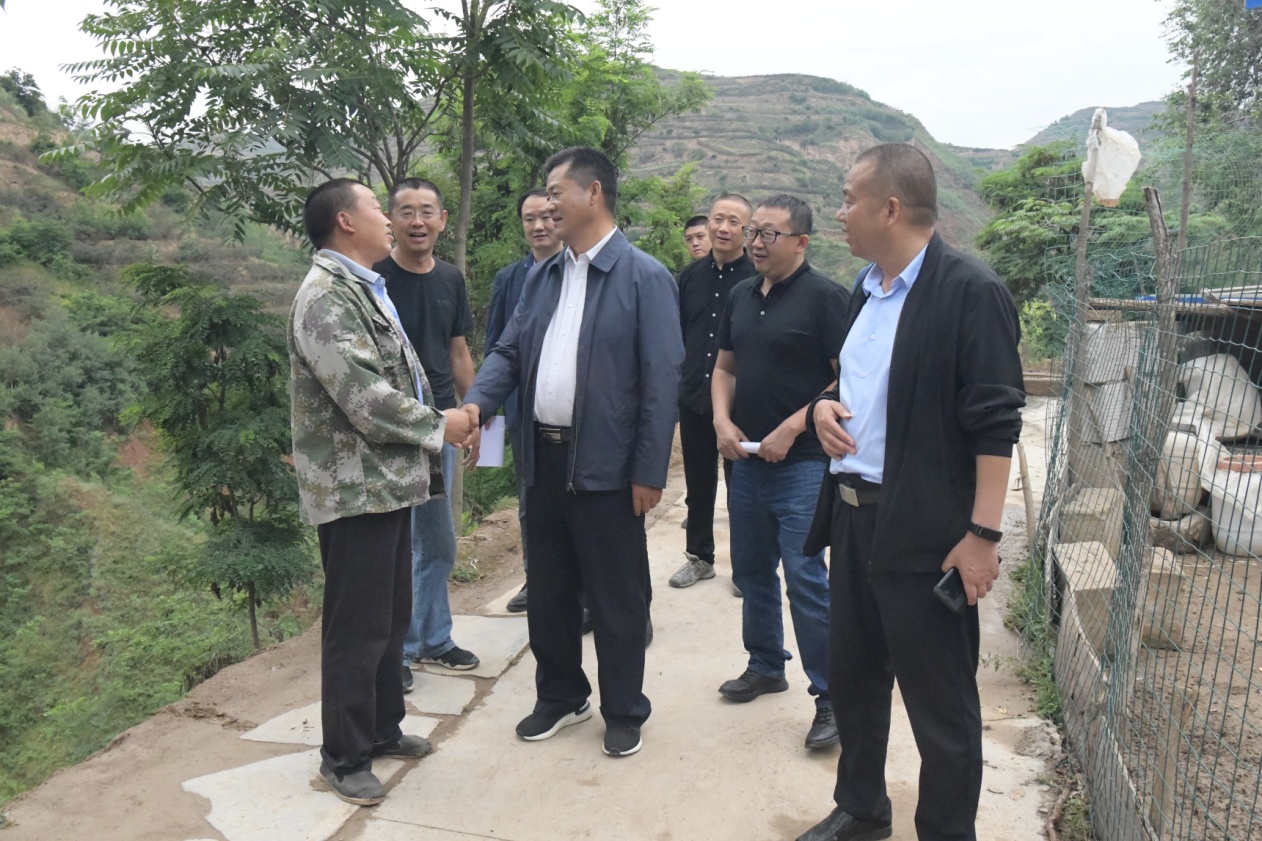 全力攻堅  精銳出擊<br/>——甘肅工程咨詢集團(tuán)調(diào)研督導(dǎo)建筑設(shè)計院脫貧攻堅工作側(cè)記